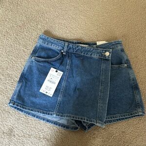 Zara Skort size small